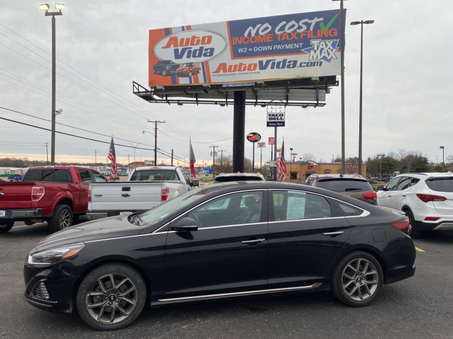 2018 BLACK Hyundai Sonata Sport 2.0T (5NPE34AB7JH) with an 2.0L L4 DOHC 16V TURBO engine, 6A transmission, located at 420 I-35E, Lancaster, TX, 75146, (469) 297-4144, 32.593929, -96.823685 - Photo#0